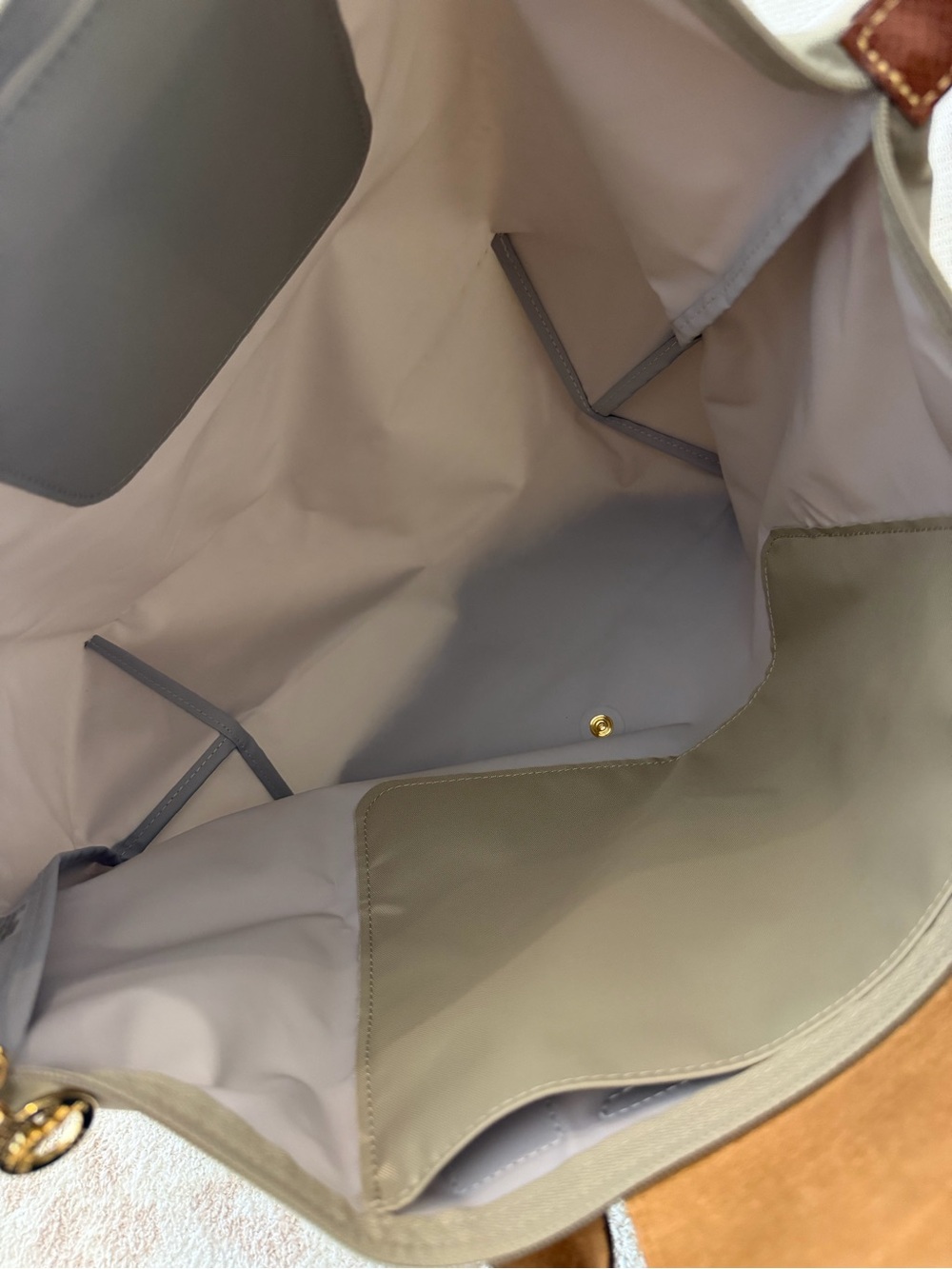 Longchamp Medium  Le Pilage Tote Bag - Picture 4 of 7